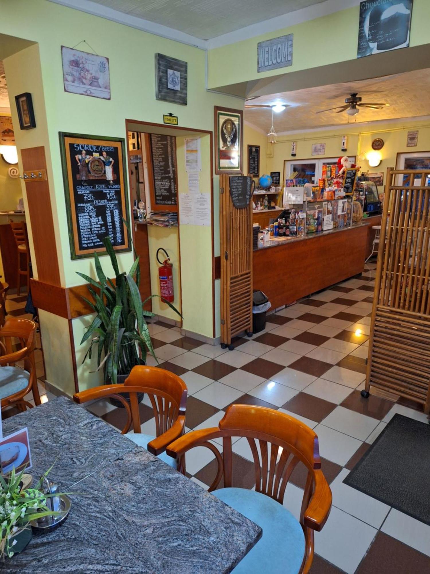 Grill Terasz Étterem és Szálláshely Mezőkövesd Exterior foto