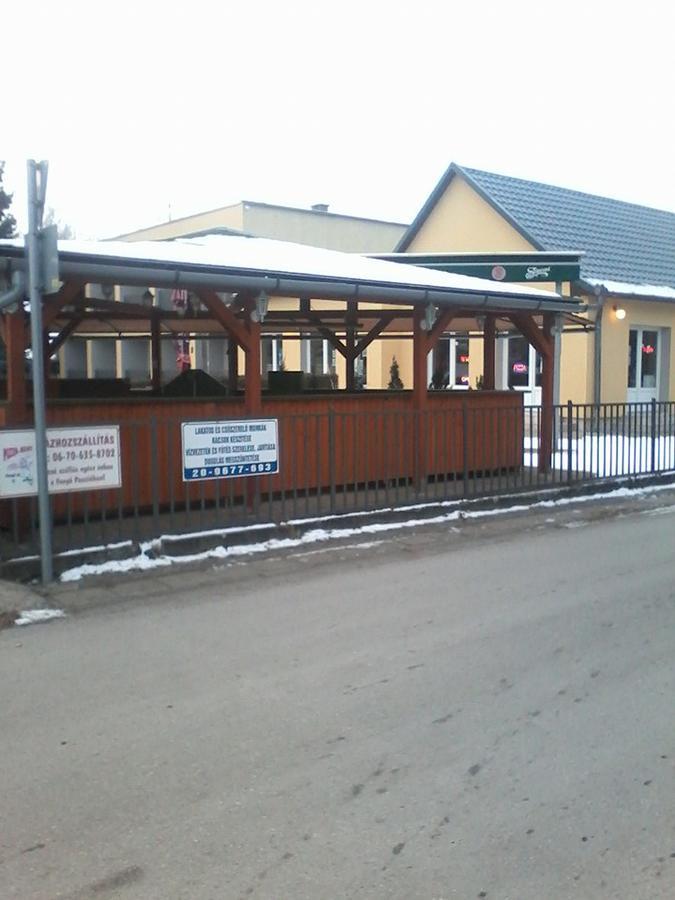 Grill Terasz Étterem és Szálláshely Mezőkövesd Exterior foto