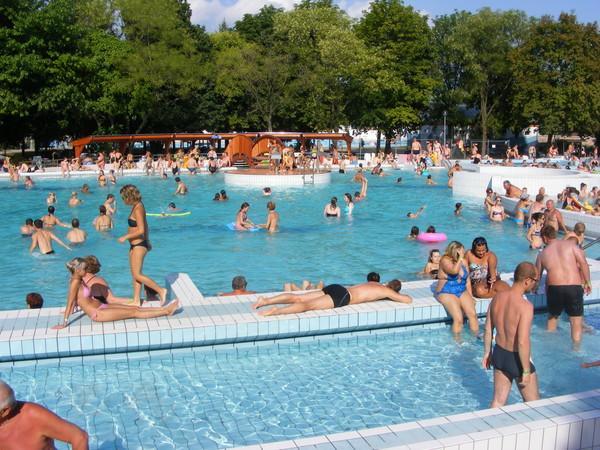 Grill Terasz Étterem és Szálláshely Mezőkövesd Exterior foto