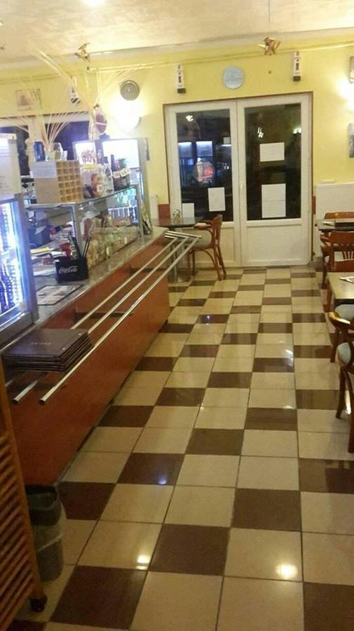 Grill Terasz Étterem és Szálláshely Mezőkövesd Exterior foto